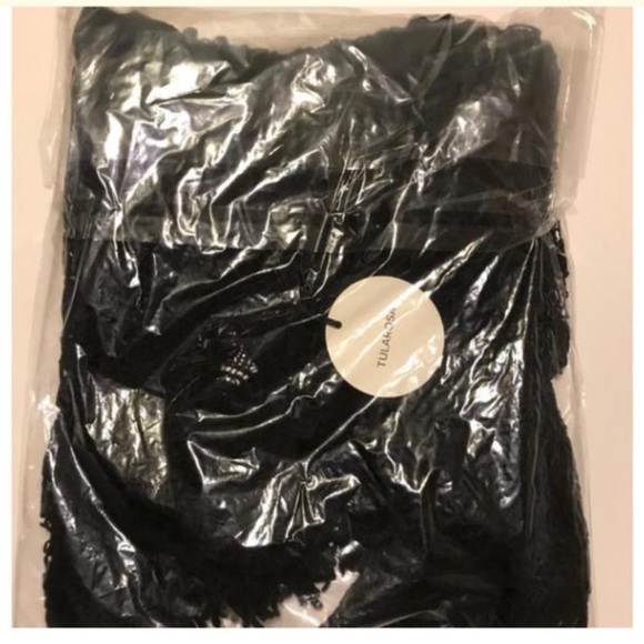 Tularosa • Black Crochet Off the Shoulder Top Boho - Picture 5 of 5